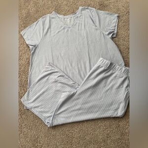 Cuddl Duds Ribbed Comfort Code Soft Purple Pajama Set

Size 3X